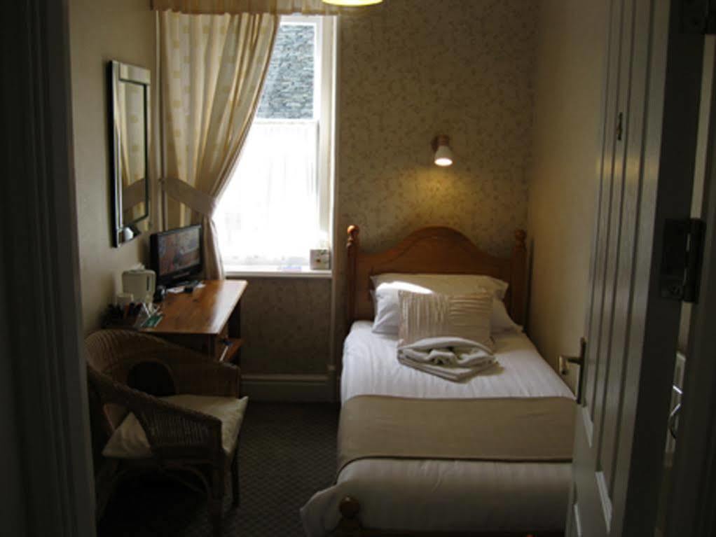 Bed and Breakfast Harvington House à Keswick  Extérieur photo